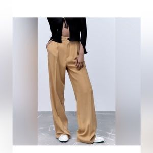 High-waisted full length trousers